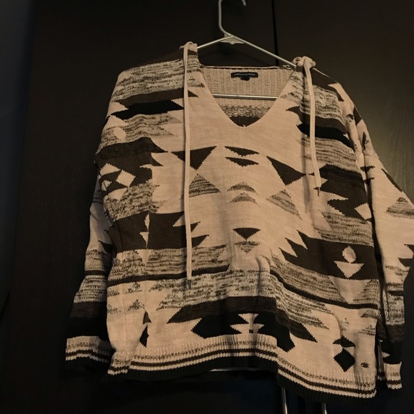 patterned American Eagle sweatshirt - Picture 2 of 7